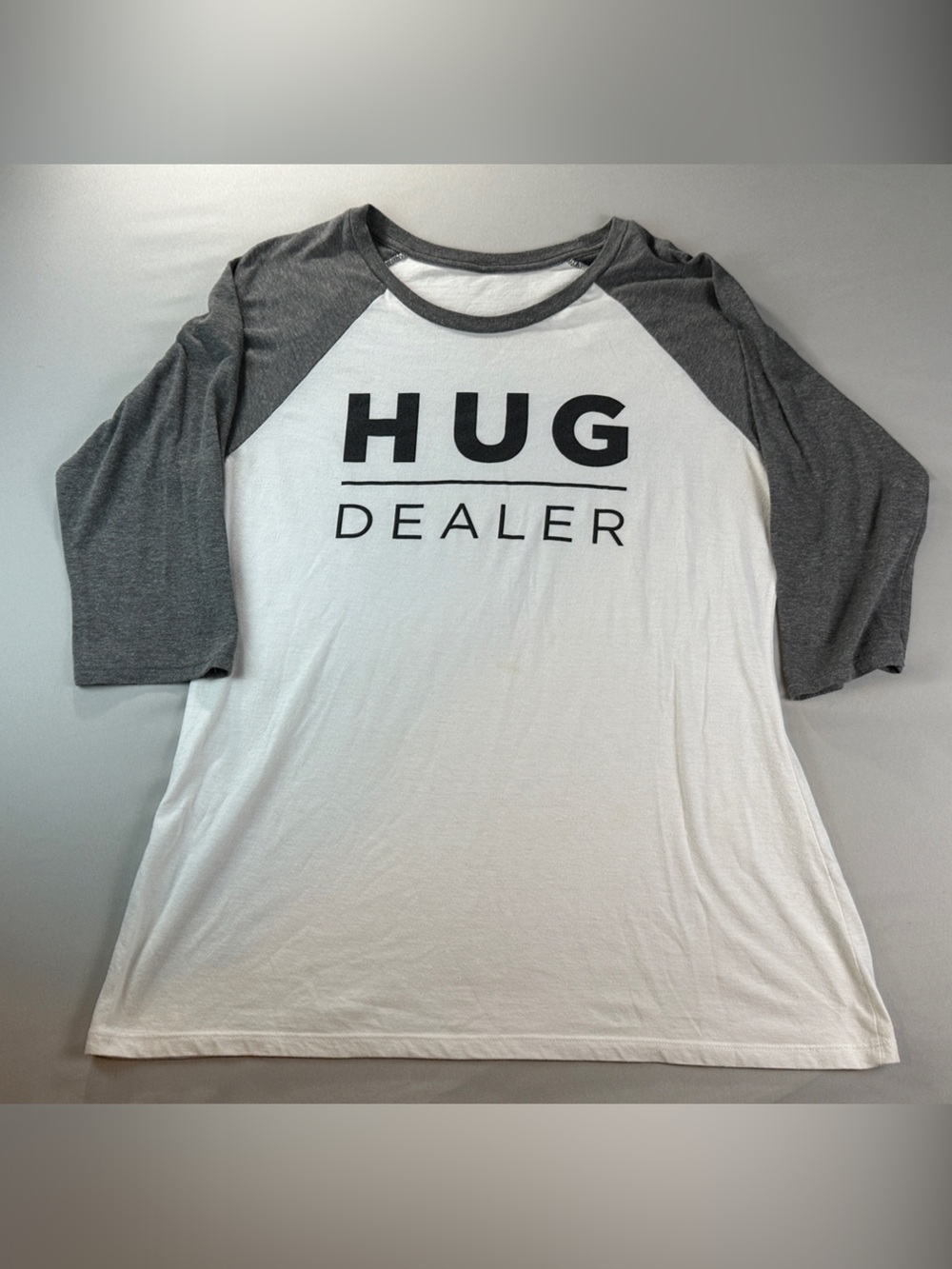 HUG DEALER Raglan Short Sleeve Tee XL White with Gray Sleeves 3/4 Sleeve